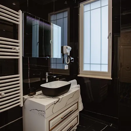 Ervini Boutique Hotel 4*